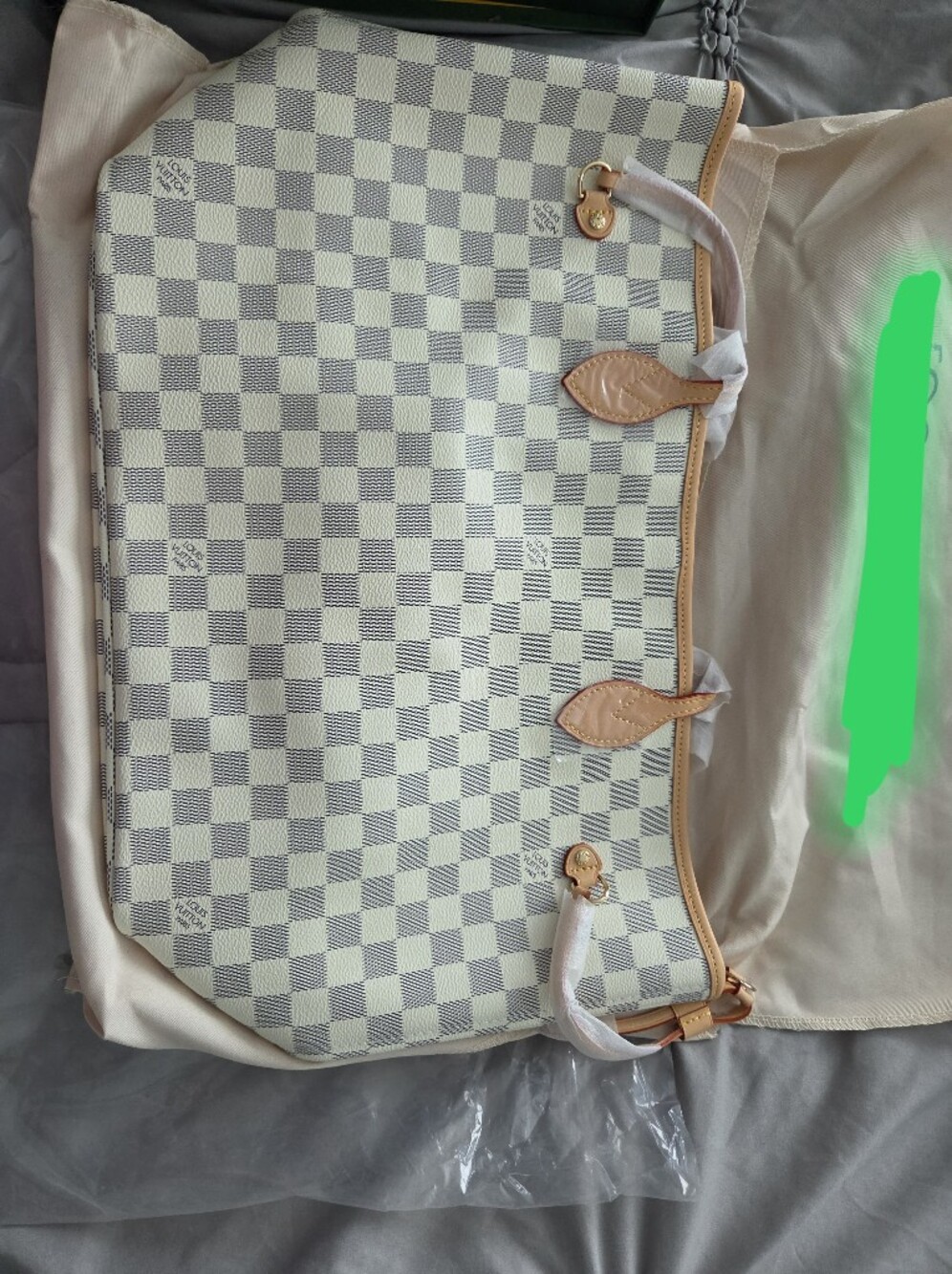 Luxury Checkered Tote Bag in White and Tan – Designer Style